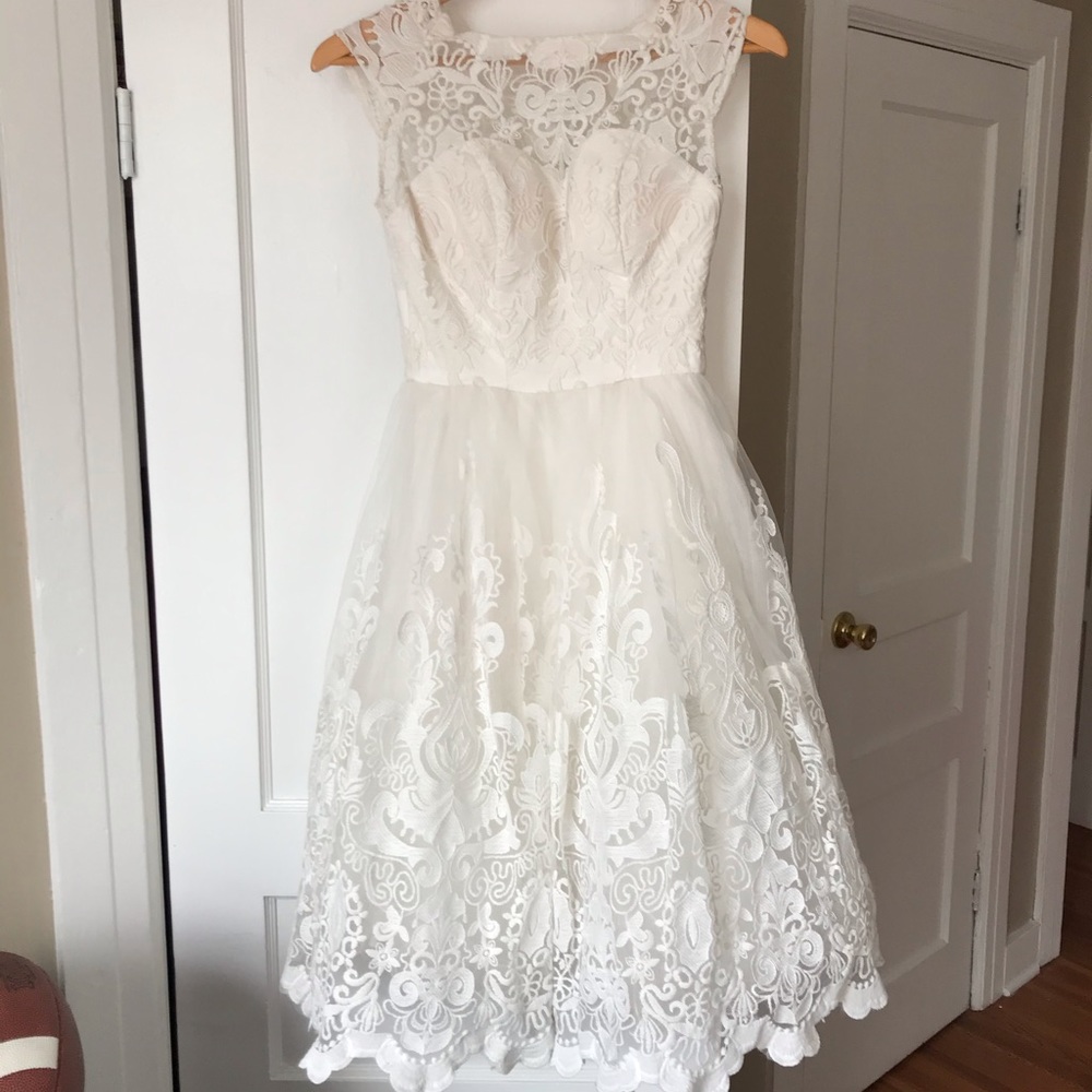 White lace wedding dress size 4 tea length